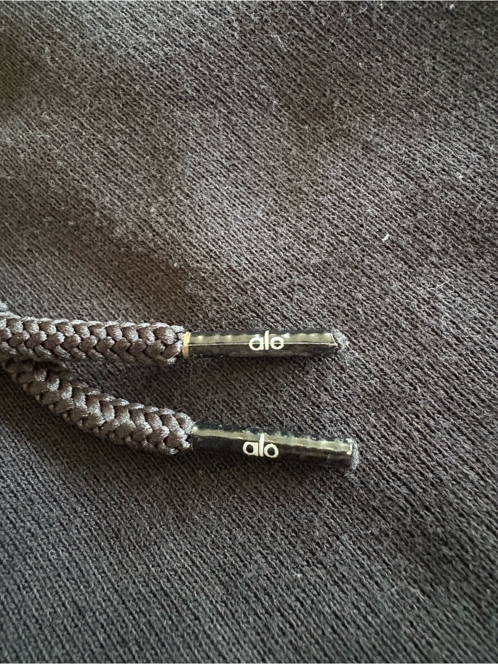 Alo Yoga Black Accolade Set - Picture 13 of 15